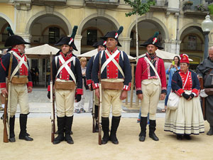 IX Festa Reviu els Setges Napole&ograve;nics de Girona. Presentaci&oacute; a la pla&ccedil;a de la Independ&egrave;ncia