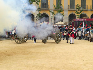 IX Festa Reviu els Setges Napole&ograve;nics de Girona. Presentaci&oacute; a la pla&ccedil;a de la Independ&egrave;ncia