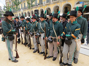 IX Festa Reviu els Setges Napole&ograve;nics de Girona. Presentaci&oacute; a la pla&ccedil;a de la Independ&egrave;ncia