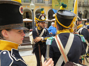 IX Festa Reviu els Setges Napole&ograve;nics de Girona. Presentaci&oacute; a la pla&ccedil;a de la Independ&egrave;ncia