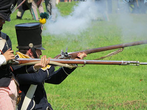IX Festa Reviu els Setges Napole&ograve;nics de Girona. Recreaci&oacute; d'una batalla al parc de les Ribes del Ter
