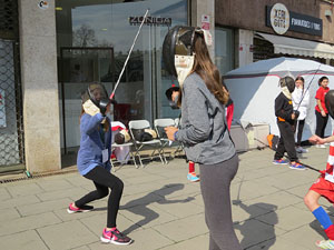 V Jornada de l'Esport Femení 2017 a la plaça Salvador Espriu, la de Francesc Calvet i Rubalcaba, i el riu Onyar