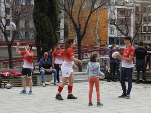 V Jornada de l'Esport Femení 2017 a la plaça Salvador Espriu, la de Francesc Calvet i Rubalcaba, i el riu Onyar