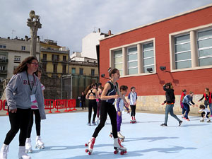 V Jornada de l'Esport Femení 2017 a la plaça Salvador Espriu, la de Francesc Calvet i Rubalcaba, i el riu Onyar