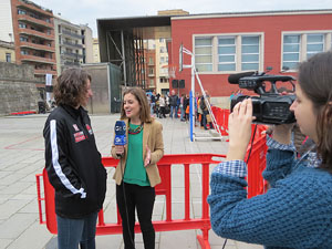 V Jornada de l'Esport Femení 2017 a la plaça Salvador Espriu, la de Francesc Calvet i Rubalcaba, i el riu Onyar