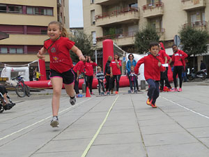 V Jornada de l'Esport Femení 2017 a la plaça Salvador Espriu, la de Francesc Calvet i Rubalcaba, i el riu Onyar