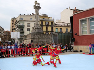 V Jornada de l'Esport Femení 2017 a la plaça Salvador Espriu, la de Francesc Calvet i Rubalcaba, i el riu Onyar