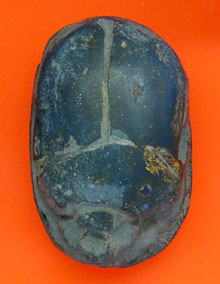 Escarabeu, faiança, originari de Naukratis (Egipte), segle VI aC