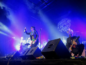 Nadal 2016. Campanades de Cap d'Any a la Catedral de Girona i actuaci&oacute; de Tapeo Sound System