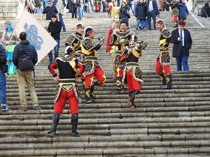 Nadal 2016. R&egrave;cord Guiness de pujada d'escales en equilibri a la Catedral