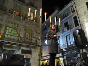 Nadal 2016. Encesa de les llums de Hanukk&agrave; a la pla&ccedil;a del Vi