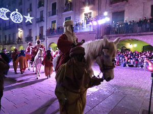 La Cavalcada de Reis 2017. Arribada a la plaça del Vi i rebuda de l'alcaldessa