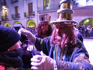 La Cavalcada de Reis 2017. Arribada a la plaça del Vi i rebuda de l'alcaldessa