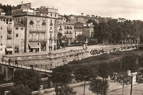 Pont del Pes de la Palla, en primer terme