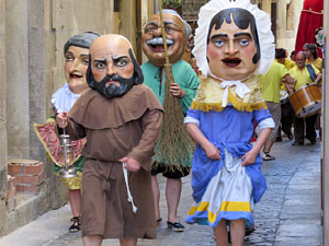 Sant Joan 2016. Arribada de la Flama del Canig&oacute;. La cercavila
