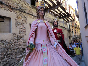 Sant Joan 2016. Arribada de la Flama del Canig&oacute;. La cercavila