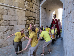 Sant Joan 2016. Arribada de la Flama del Canig&oacute;. La cercavila