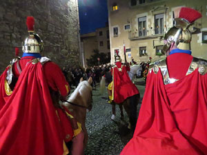 Setmana Santa 2016 a Girona. Sortida dels Manaies per lliurar el Penó