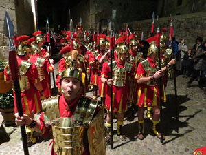 Setmana Santa 2016 a Girona. Sortida dels Manaies per lliurar el Penó