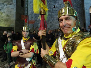 Setmana Santa 2016 a Girona. Sortida dels Manaies per lliurar el Penó