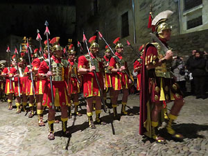 Setmana Santa 2016 a Girona. Sortida dels Manaies per lliurar el Penó