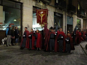 Setmana Santa 2016 a Girona. Sortida dels Manaies per lliurar el Penó