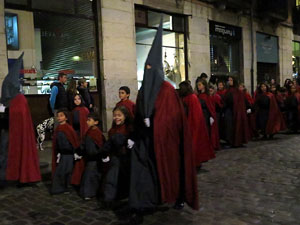 Setmana Santa 2016 a Girona. Sortida dels Manaies per lliurar el Penó