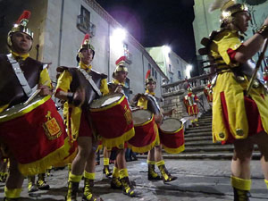Setmana Santa 2016 a Girona. Sortida dels Manaies per lliurar el Pen&oacute;