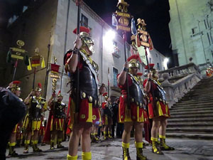 Setmana Santa 2016 a Girona. Sortida dels Manaies per lliurar el Pen&oacute;