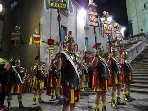 Setmana Santa 2016 a Girona. Sortida dels Manaies per lliurar el Pen&oacute;