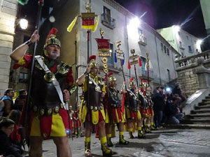 Setmana Santa 2016 a Girona. Sortida dels Manaies per lliurar el Pen&oacute;