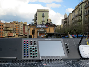 Festival Strenes 2017. Concert inaugural al terrat del punt d'Informaci&oacute; de la Rambla a c&agrave;rrec de Txarango