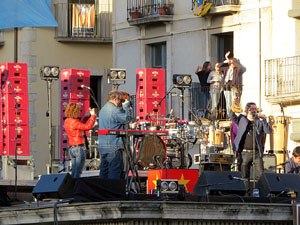 Festival Strenes 2017. Concert inaugural al terrat del punt d'Informaci&oacute; de la Rambla a c&agrave;rrec de Txarango
