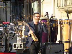 Festival Strenes 2017. Concert inaugural al terrat del punt d'Informaci&oacute; de la Rambla a c&agrave;rrec de Txarango