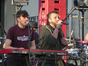 Festival Strenes 2017. Concert inaugural al terrat del punt d'Informaci&oacute; de la Rambla a c&agrave;rrec de Txarango