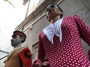 Festival Und&agrave;rius 2016. Cercavila amb els gegants de l'Esquerra del Ter i la Caixa de Trons