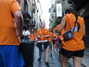 Festival Und&agrave;rius 2016. Cercavila amb els gegants de l'Esquerra del Ter i la Caixa de Trons