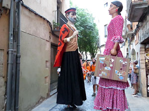 Festival Und&agrave;rius 2016. Cercavila amb els gegants de l'Esquerra del Ter i la Caixa de Trons