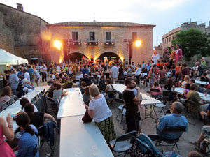 Festival Und&agrave;rius 2016. Activitats a la pla&ccedil;a dels Jurats