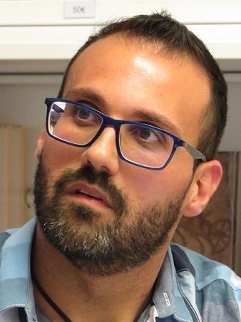 Llu&iacute;s Ard&egrave;vol i Juli&agrave;, coordinador de la publicaci&oacute;, durant la presentaci&oacute;