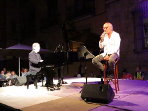 XI Marxa de Torxes. Concert de Joan Isaac a la plaça de la Catedral