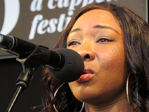 Festival A Capella 2017. Actuaci&oacute; del grup Black Voices a la pla&ccedil;a de la Independ&egrave;ncia