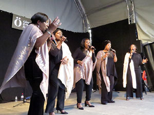 Festival A Capella 2017. Actuaci&oacute; del grup Black Voices a la pla&ccedil;a de la Independ&egrave;ncia