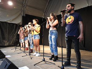 Festival A Capella 2017. Actuaci&oacute; del grup Kundala a la pla&ccedil;a de la Independ&egrave;ncia