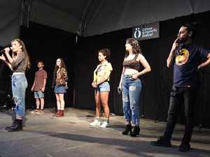 Festival A Capella 2017. Actuaci&oacute; del grup Kundala a la pla&ccedil;a de la Independ&egrave;ncia