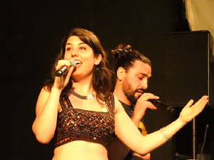 Festival A Capella 2017. Actuaci&oacute; del grup Kundala a la pla&ccedil;a de la Independ&egrave;ncia