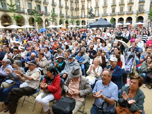 Festival A Capella 2017. Actuaci&oacute; del grup Kundala a la pla&ccedil;a de la Independ&egrave;ncia