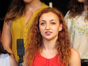 Festival A Capella 2017. Actuaci&oacute; del cor de la UdG a la pla&ccedil;a de la Independ&egrave;ncia