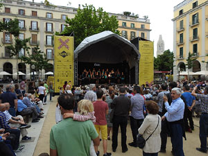 Festival A Capella 2017. Actuació de la Coral Xàntica a la plaça de la Independència