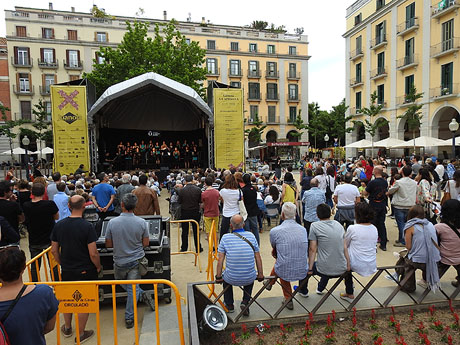 Festival A Capella 2017. Actuació de la Coral Xàntica a la plaça de la Independència